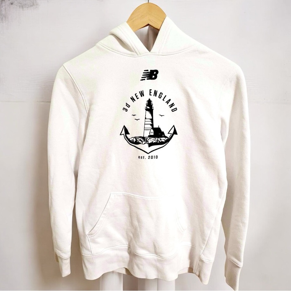 New Balance New England sweatshirt
men's white color